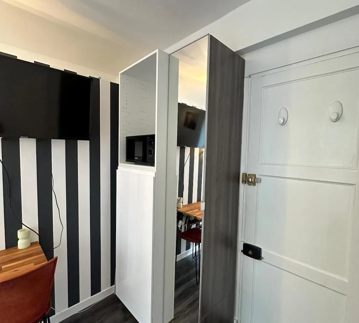 Apartment Beautiful Studio Paris Eiffel Tower France